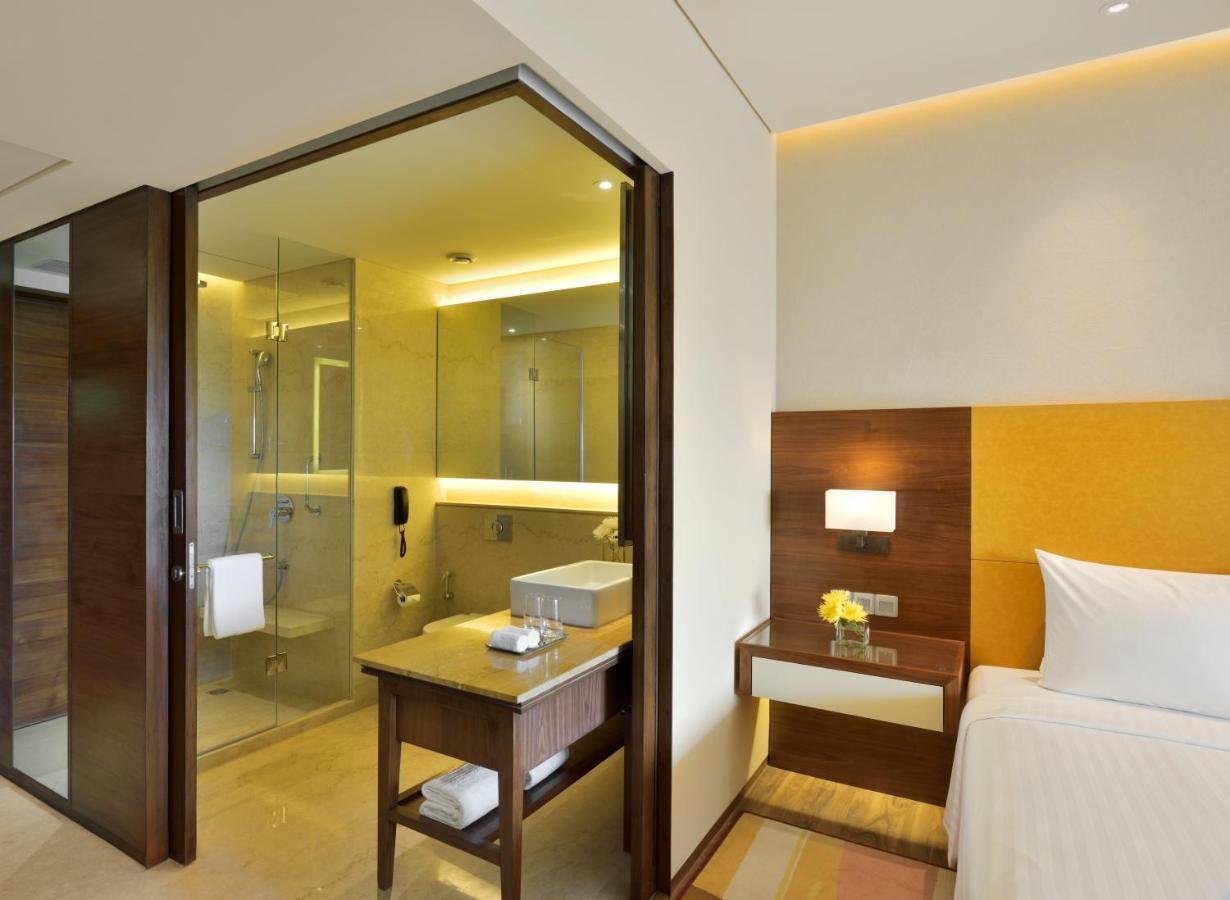 Готель Courtyard By Marriott Raipur Екстер'єр фото
