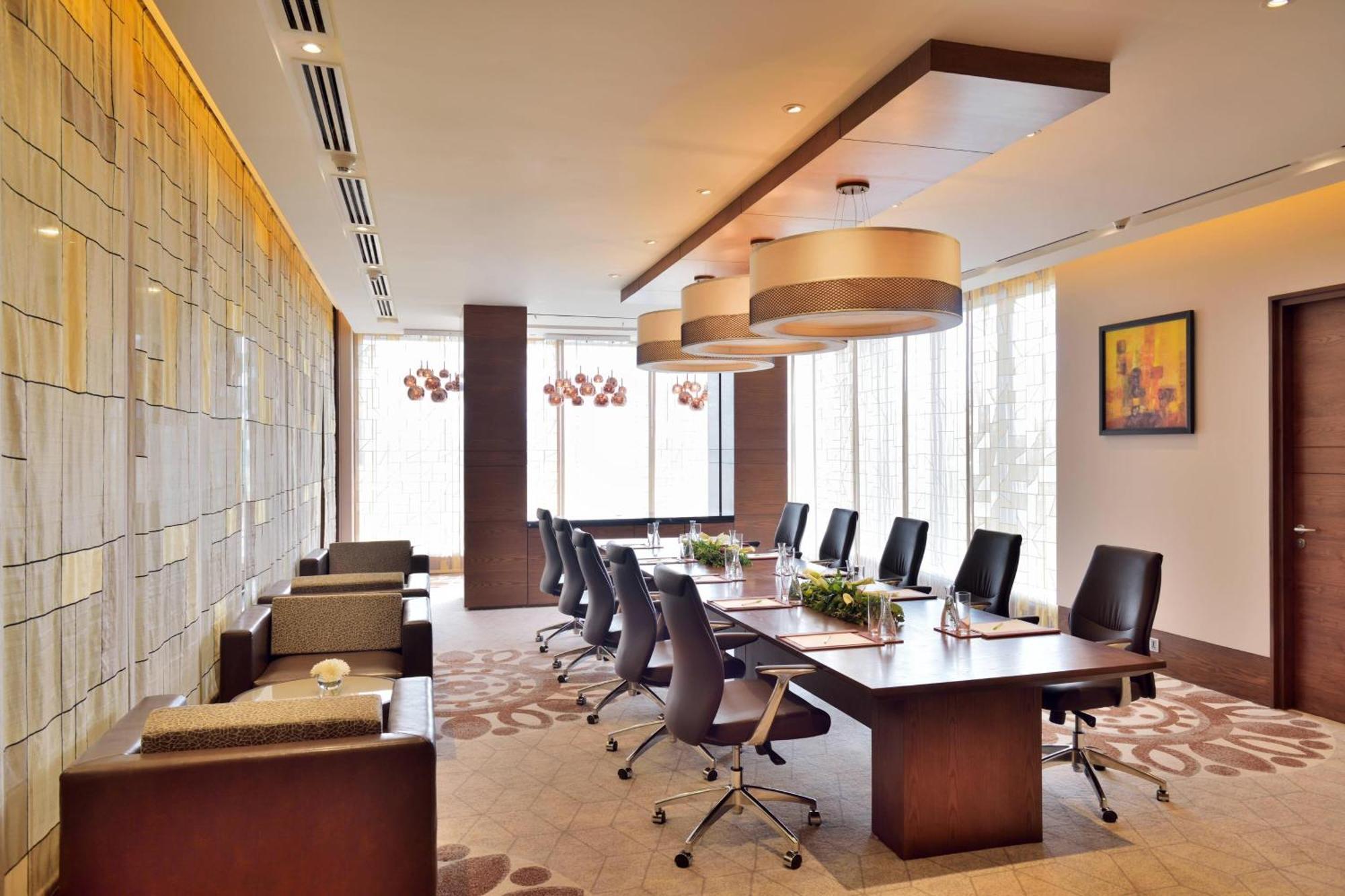 Готель Courtyard By Marriott Raipur Екстер'єр фото